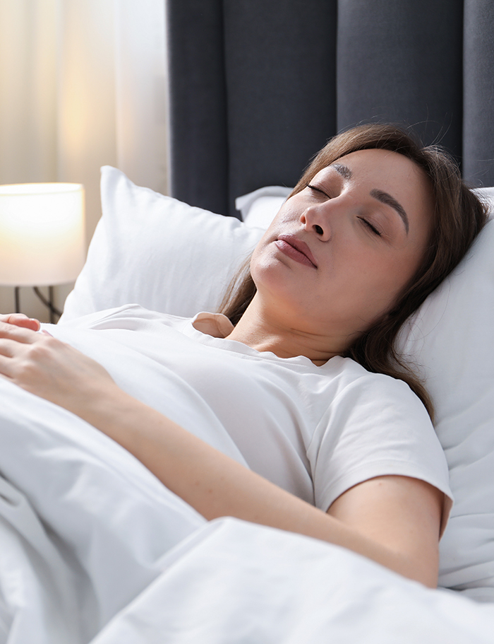 insomnia symptoms woman sleeping